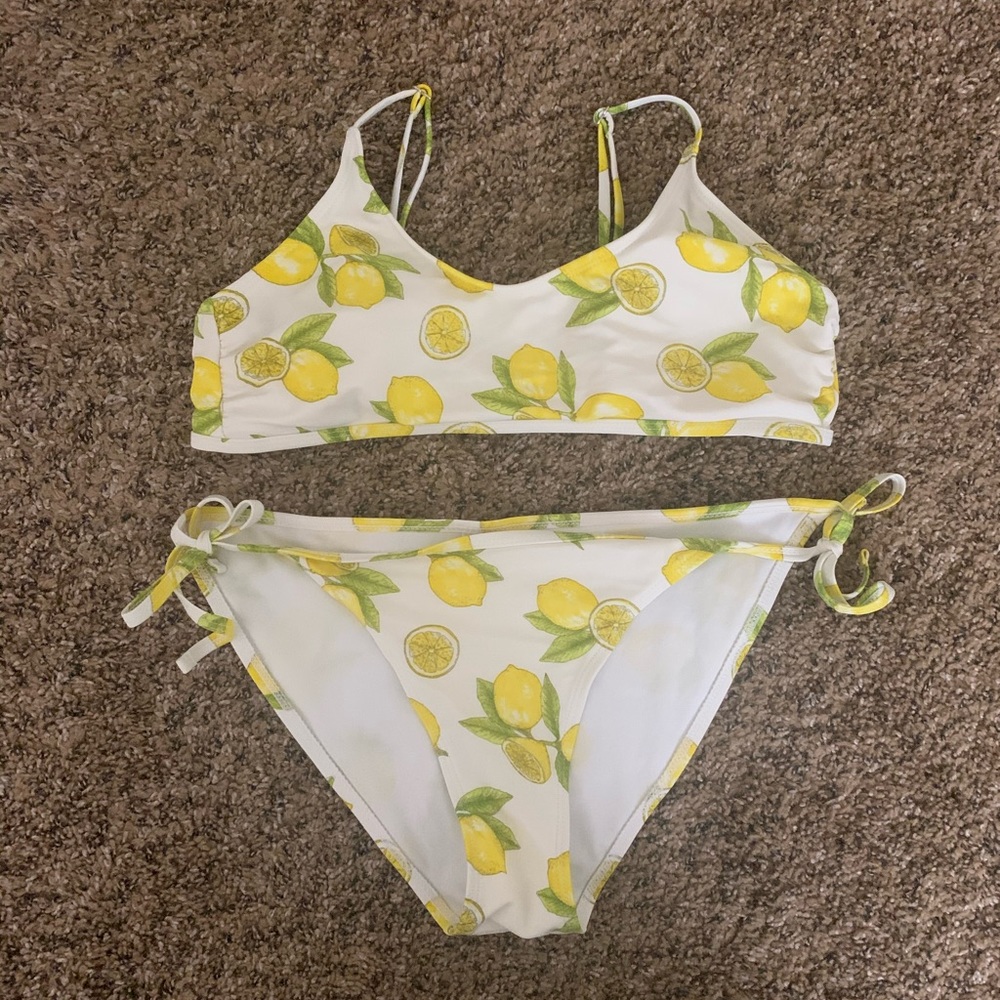 Lemon bathing suit